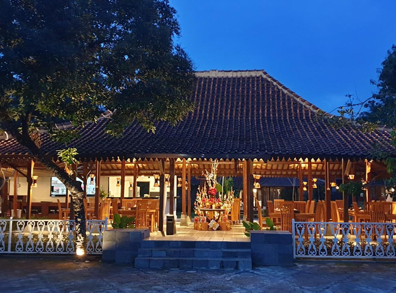 The Nalaya Hotel & Resto Magelang Bagian luar foto