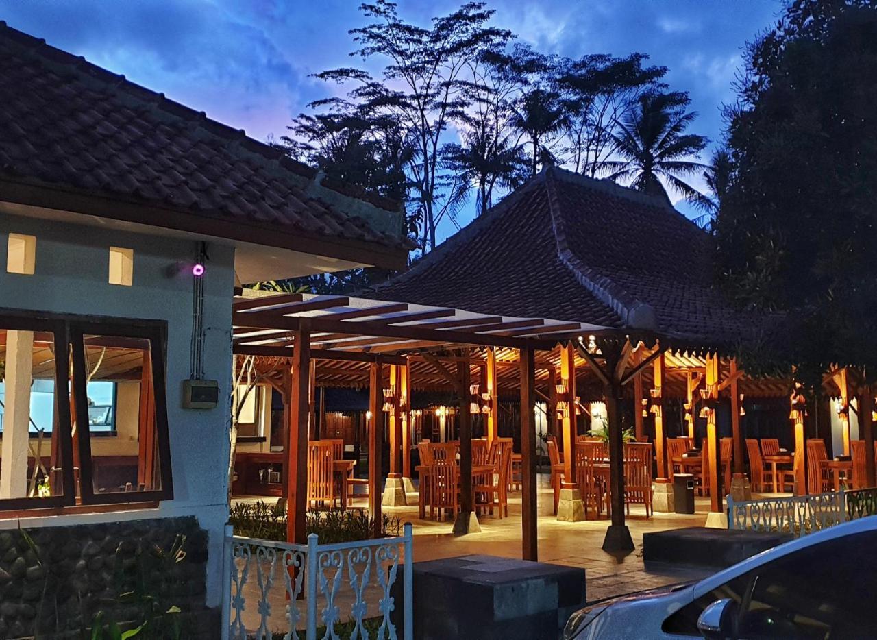 The Nalaya Hotel & Resto Magelang Bagian luar foto